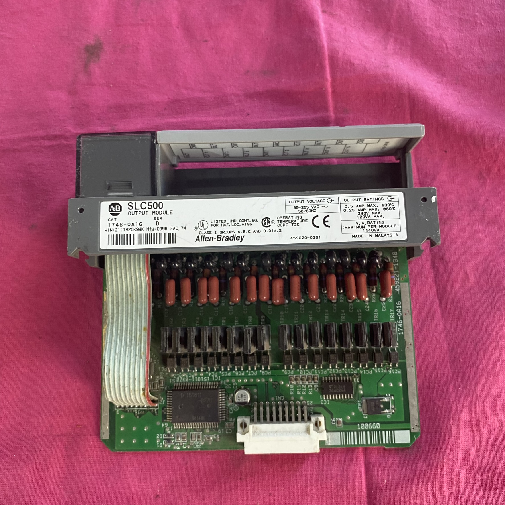 Allen-Bradley  罗克韦尔 1746-OA16 D 交流数字量输出模块