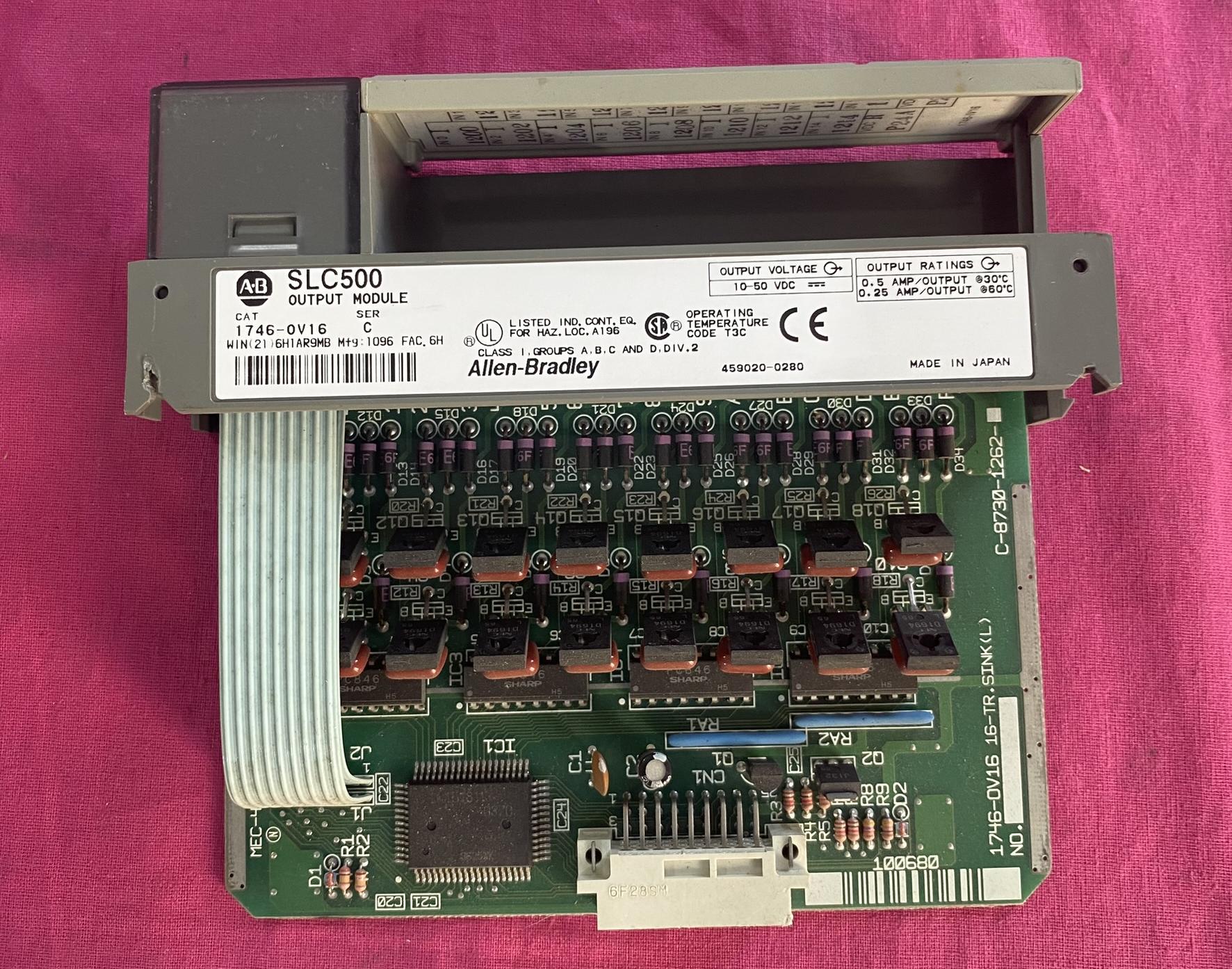 Allen-Bradley 罗克韦尔 1747-OV16 C 直流输出模块