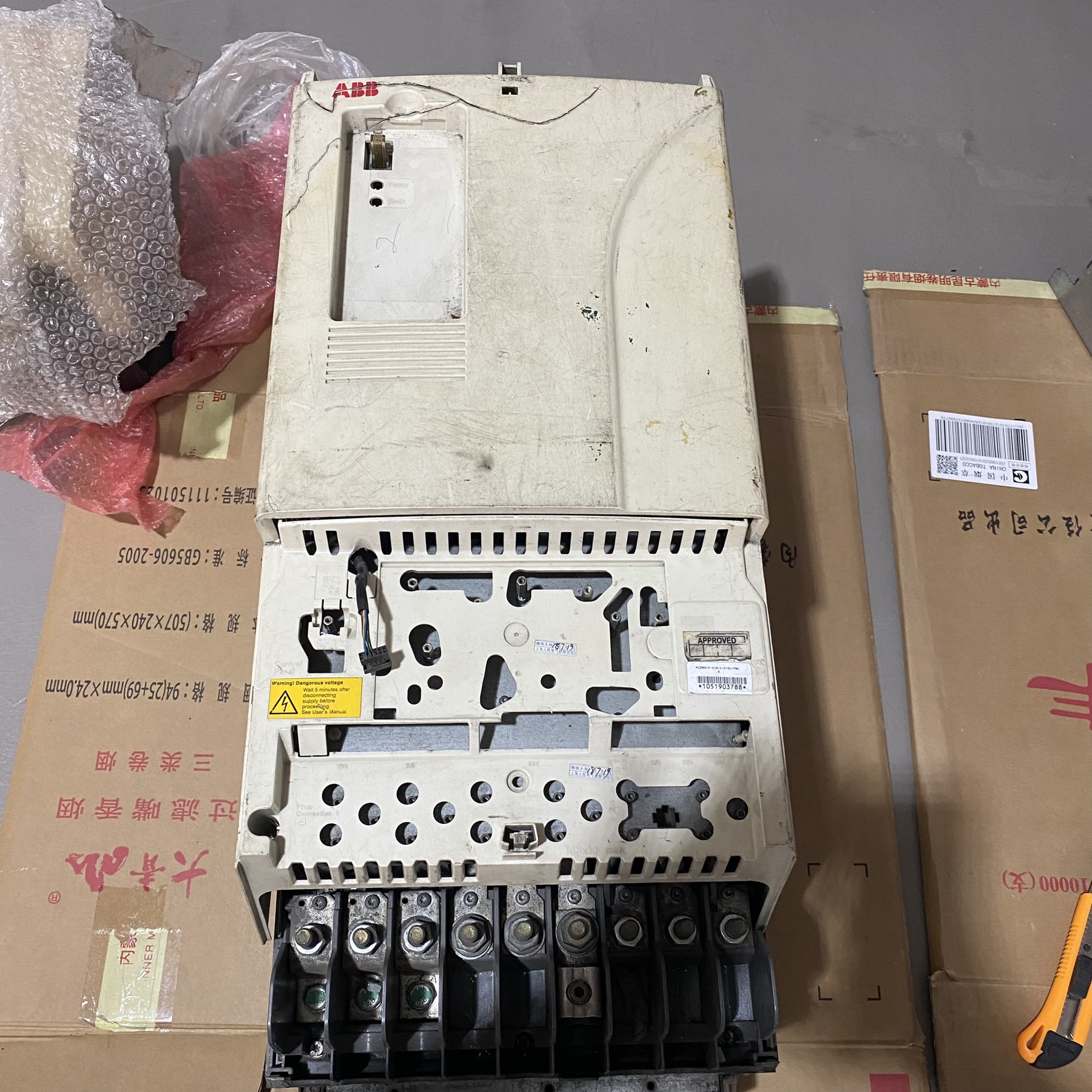 ABB  ACS800-01-0120-3+D150+P901 变频器